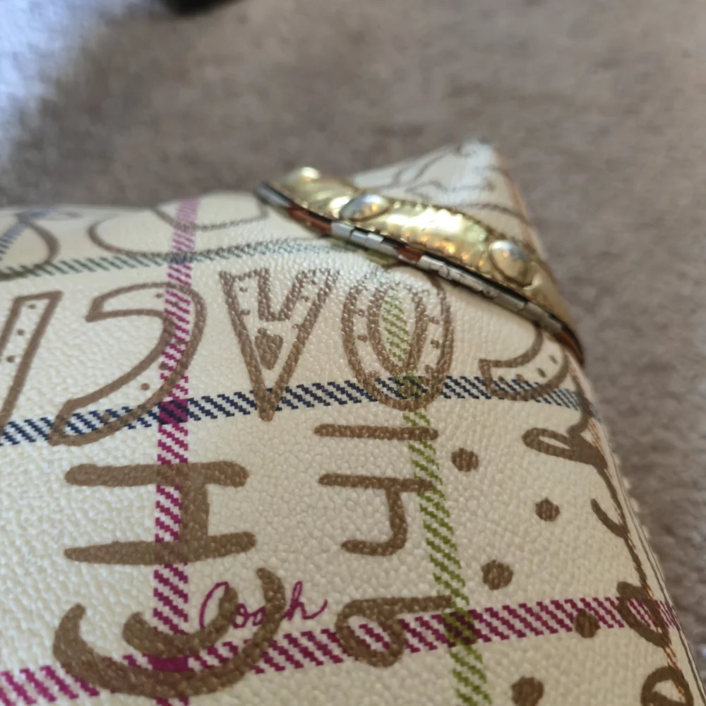 Coach authentic scribble